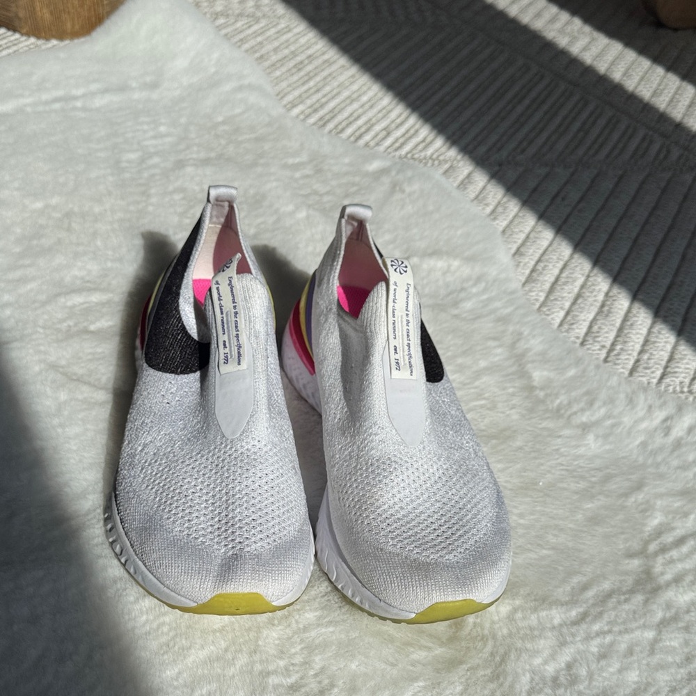 Nike Epic Phantom React Flyknit White Fuchsia - image 3